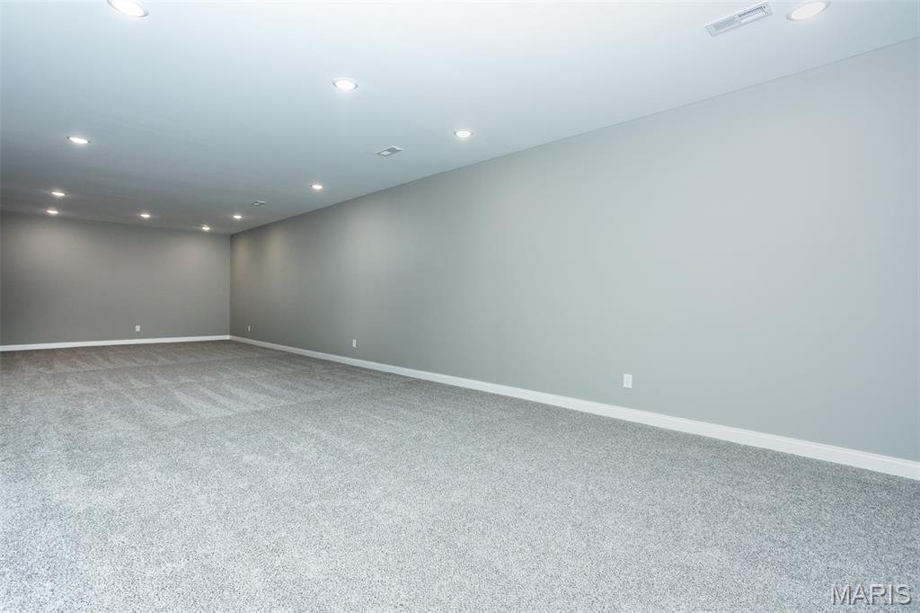 224 George Bush Boulevard Troy, IL 62294 - Photo 28 of 35