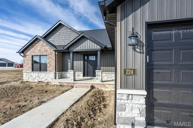 $514,900 | 224 George Bush Boulevard, Troy, IL 62294