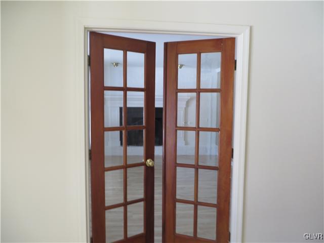 930 Yorkshire Road Bethlehem, PA 18017 - Photo 6 of 11 Gallery Image 6