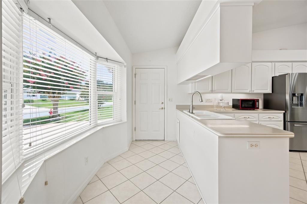 27202 Racquet Circle Leesburg, FL 34748 - Photo 16 of 61