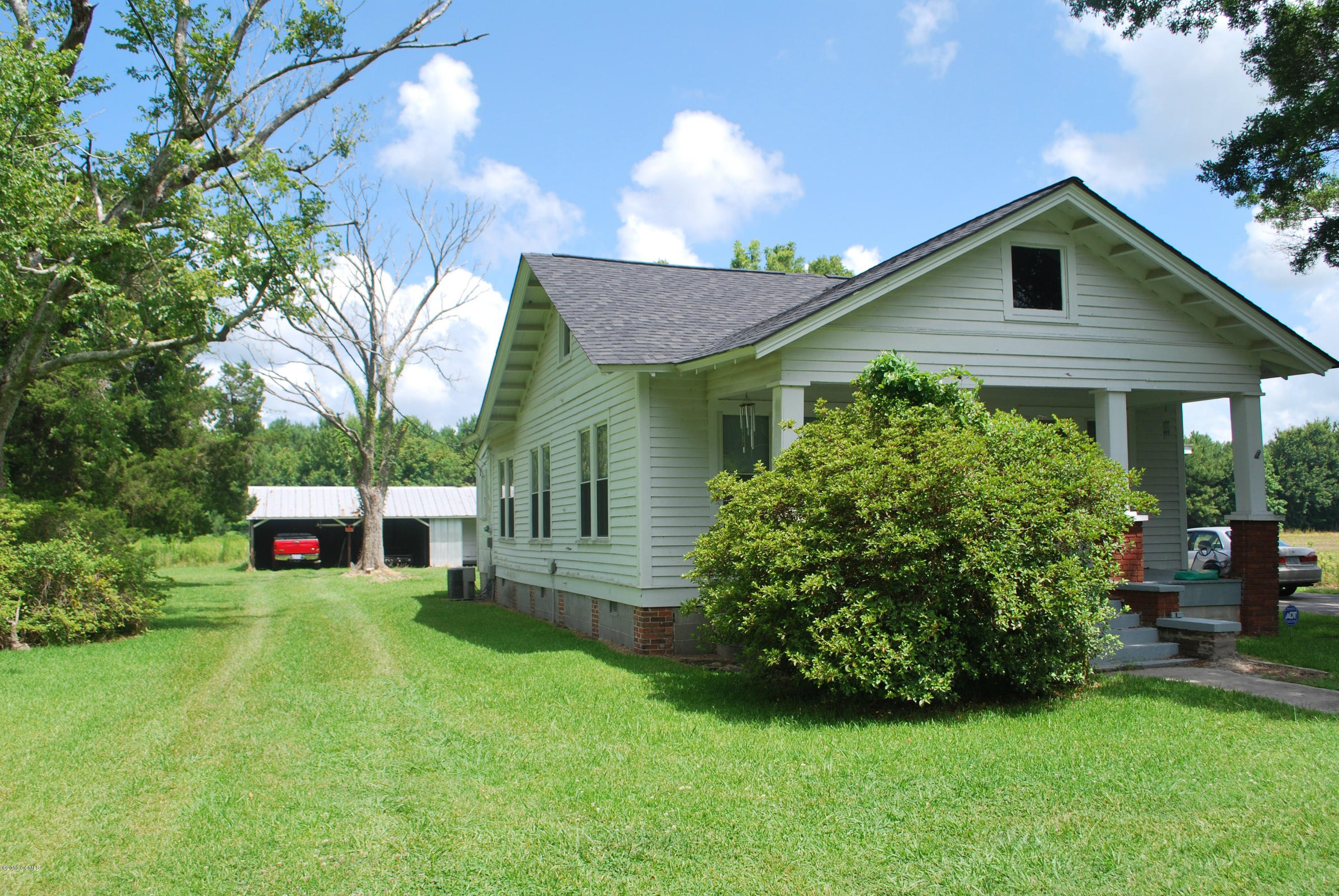 620-626 Laurel Road Beaufort, NC 28516 - Photo 2 of 6 Side view