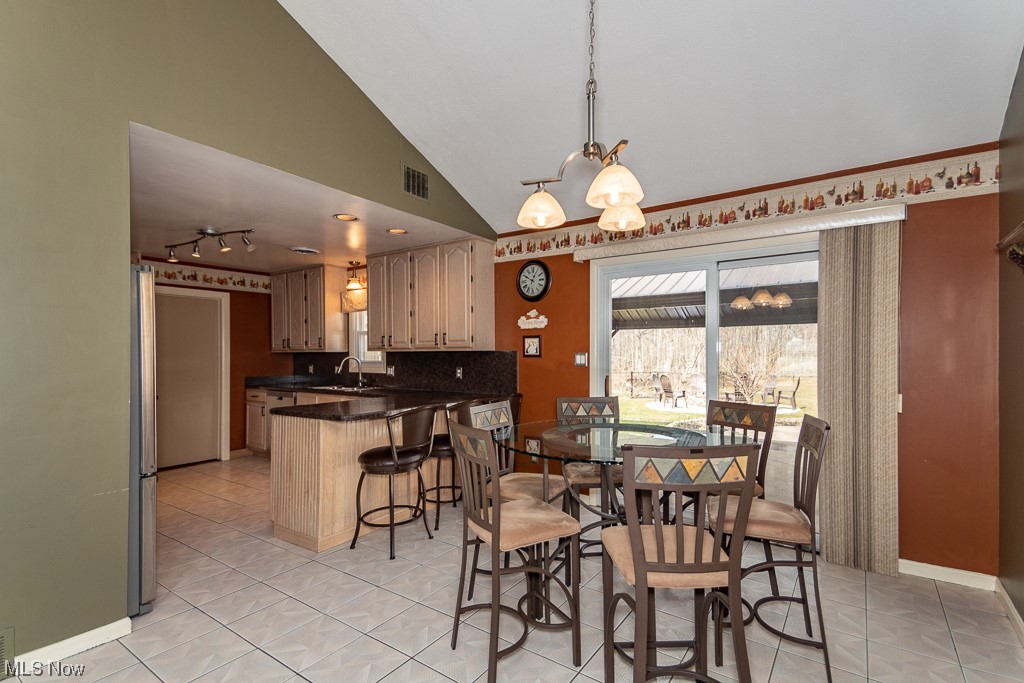 5875 Highland Road Cleveland, OH 44143 - Photo 3 of 9