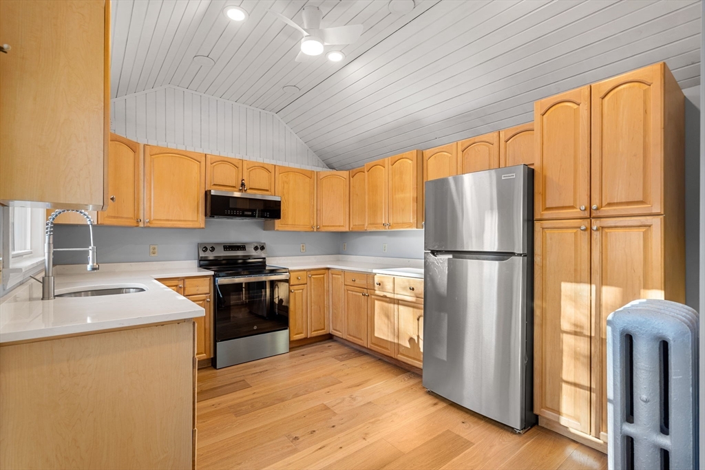 49 Eade Street Lynn, MA 01902 - Photo 4 of 36