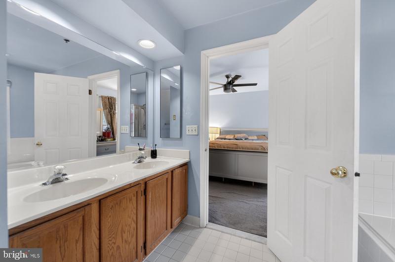 9303 Ispahan Loop Laurel, MD 20708 - Photo 16 of 27 on-suite bathroom