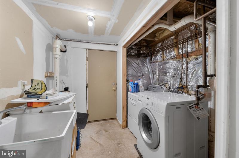 9303 Ispahan Loop Laurel, MD 20708 - Photo 25 of 27 Laundry