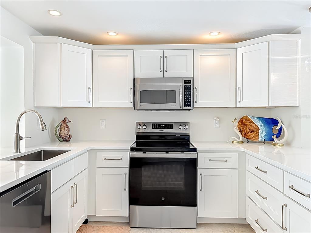 307 68th Street Holmes Beach, FL 34217 - Photo 21 of 67