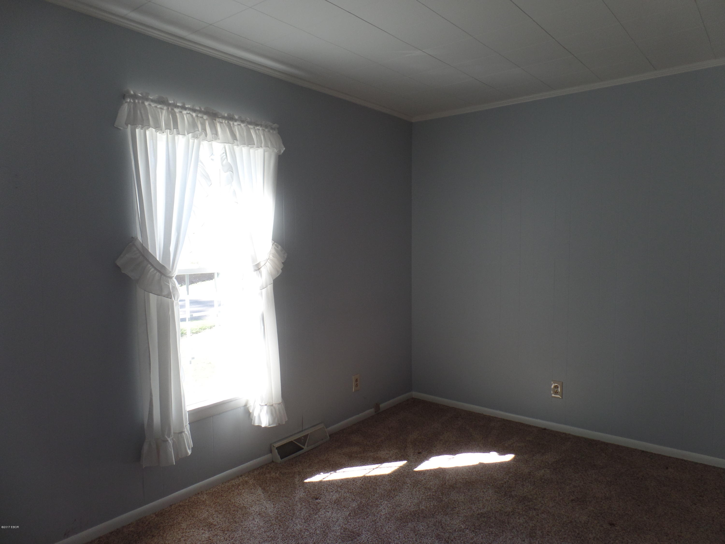 522 Spring Street Rosiclare, IL 62982 - Photo 11 of 15 Gallery Image 11