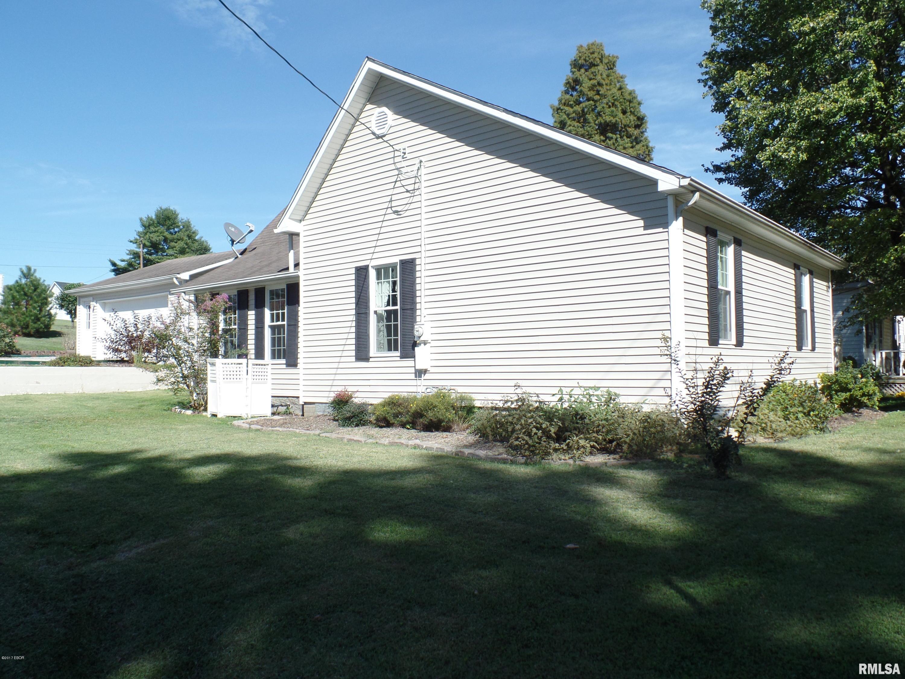 522 Spring Street Rosiclare, IL 62982 - Photo 3 of 15 Gallery Image 3