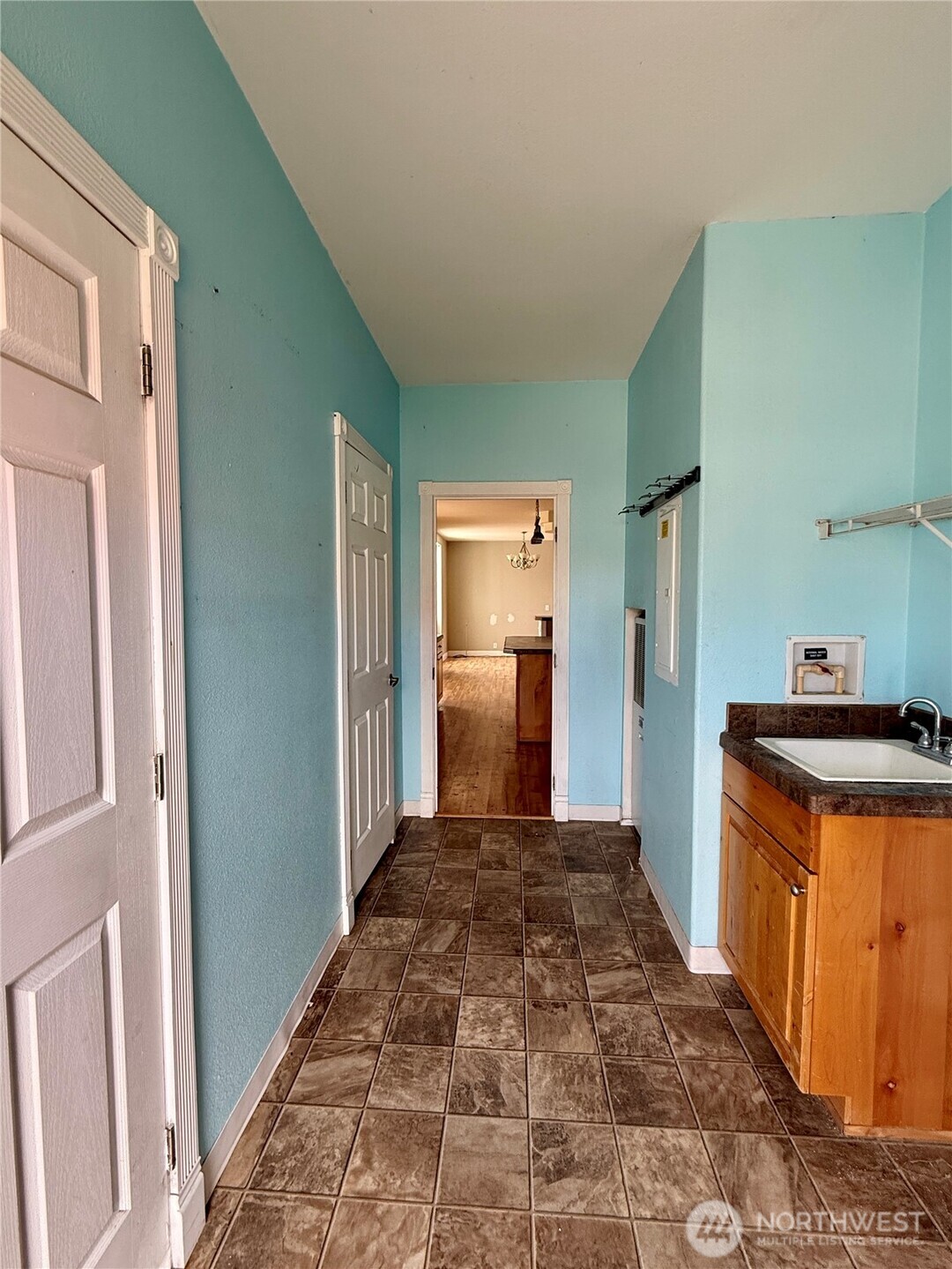 110 Main Road Dayton, WA 99328 - Photo 15 of 36 a view of a kitchen from the hallway
