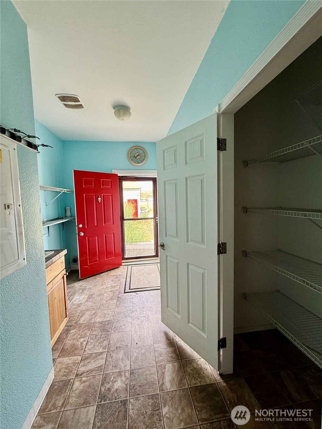 110 Main Road Dayton, WA 99328 - Photo 16 of 36 a view of entryway with a yard