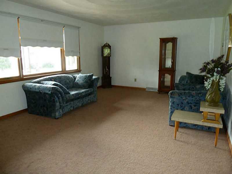 2156 Bethel Church Road Indiana, PA 15701 - Photo 4 of 10 Living Room.