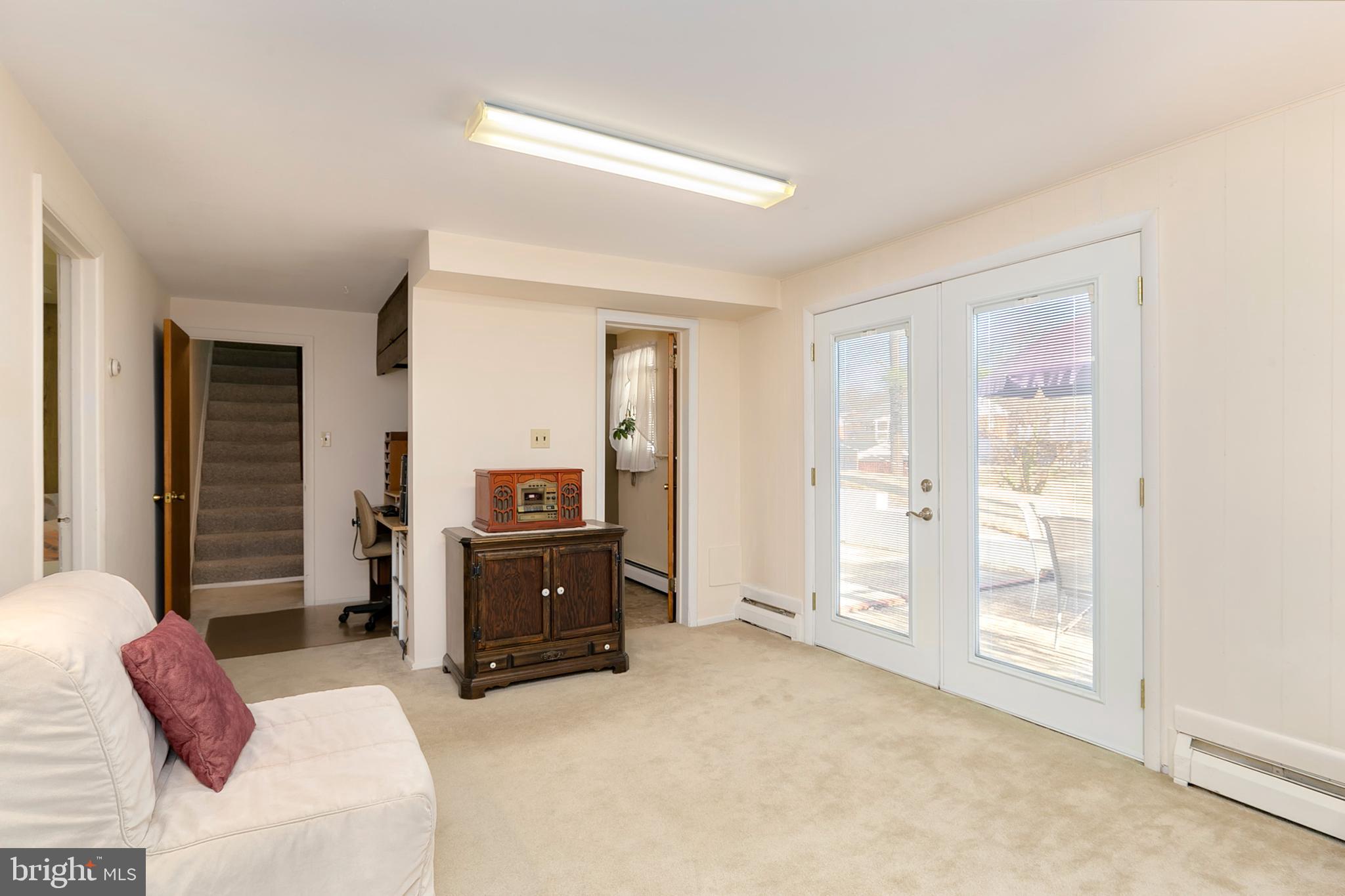 14139 Grayson Road Woodbridge, VA 22191 - Photo 8 of 42 Gallery Image 8