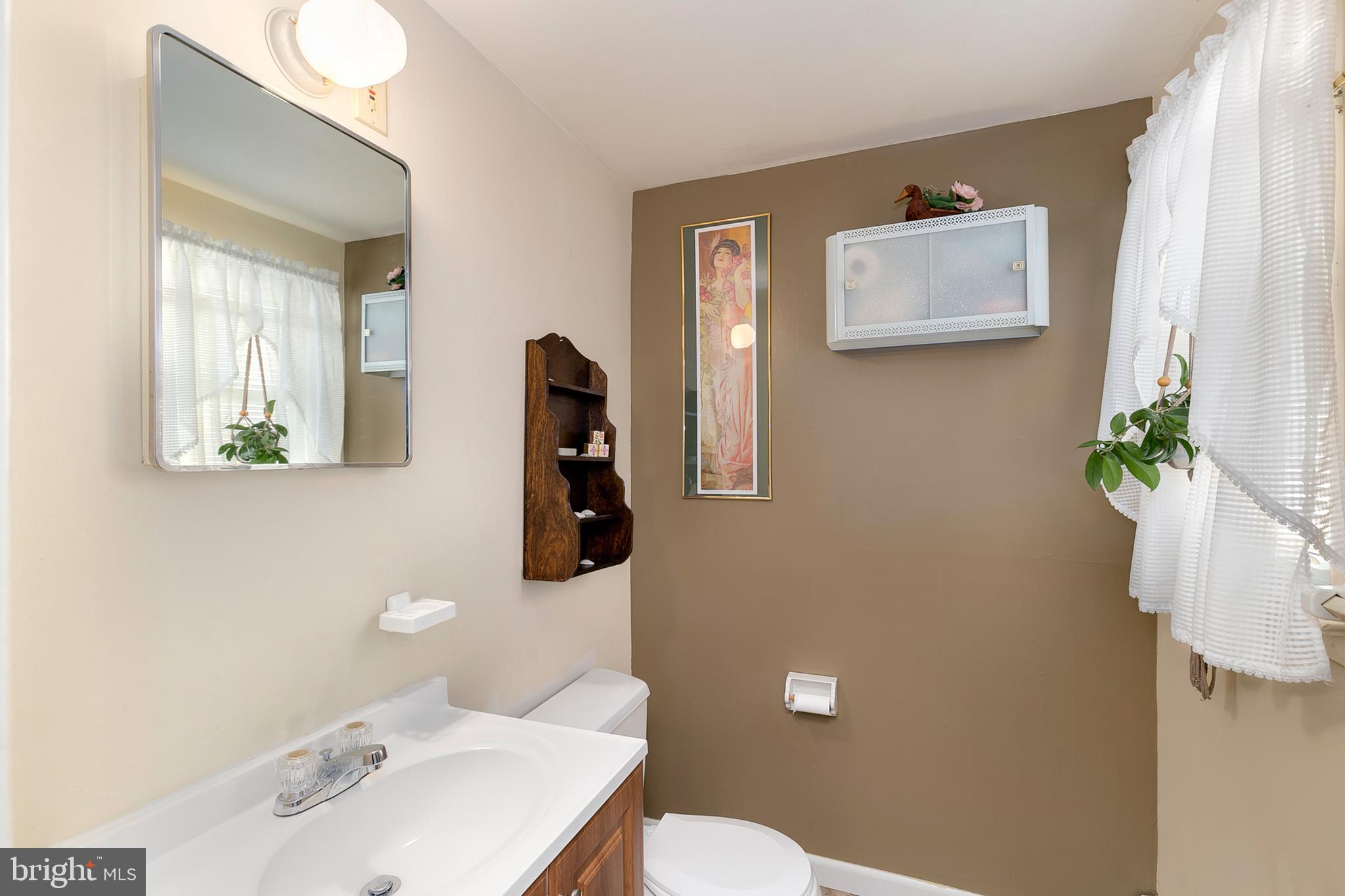 14139 Grayson Road Woodbridge, VA 22191 - Photo 10 of 42 Gallery Image 10