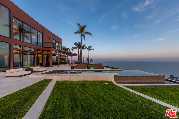 $11,995,000 | 4346 Avenida De La Encinal, Malibu, CA 90265