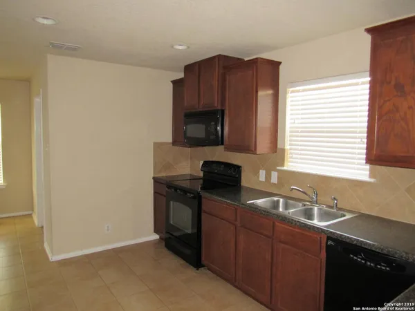 $265,000 | 7002 Laguna Beach, Converse, TX 78109