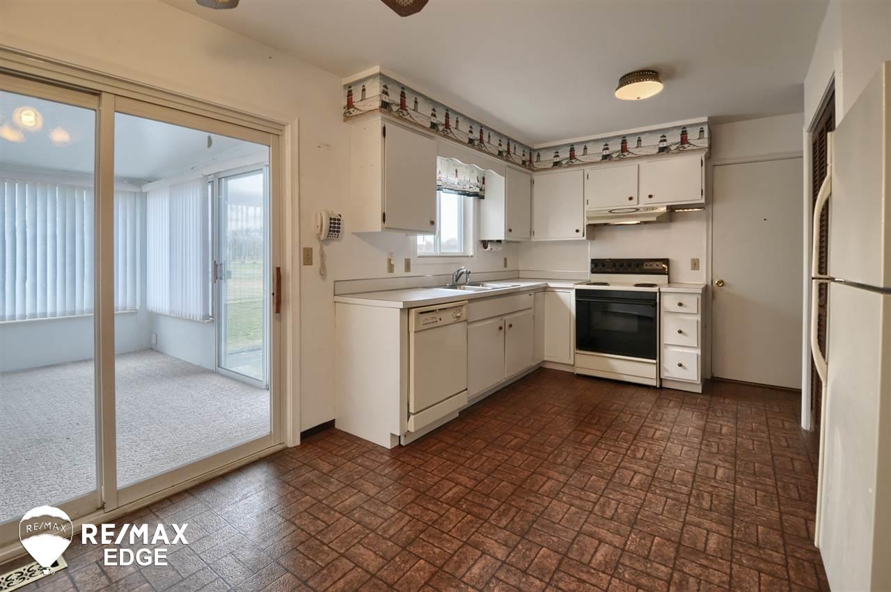6484 Elms Road Swartz Creek, MI 48473 - Photo 4 of 29 31376093-3.JPG