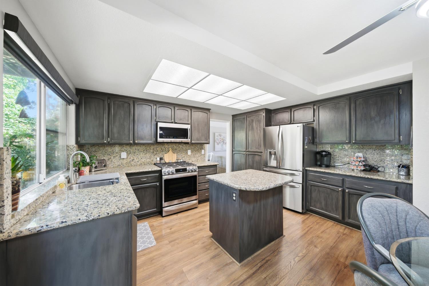 3423 Cook Street Rocklin, CA 95765 - Photo 5 of 33