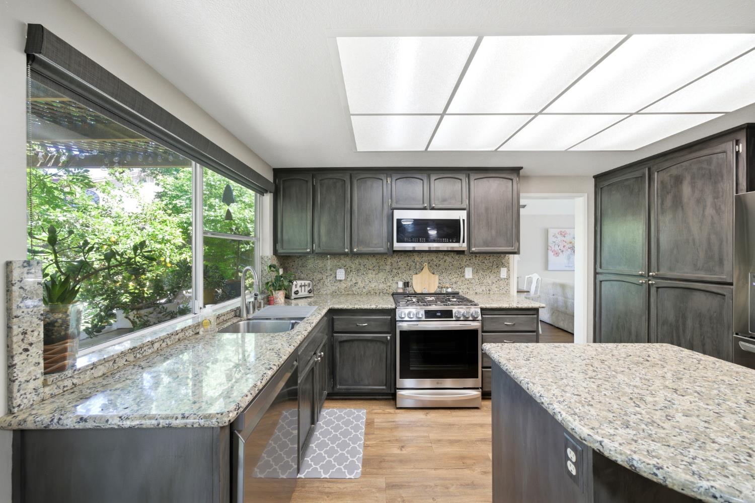 3423 Cook Street Rocklin, CA 95765 - Photo 6 of 33