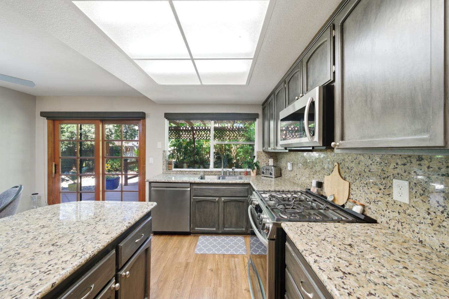 3423 Cook Street Rocklin, CA 95765 - Photo 8 of 33