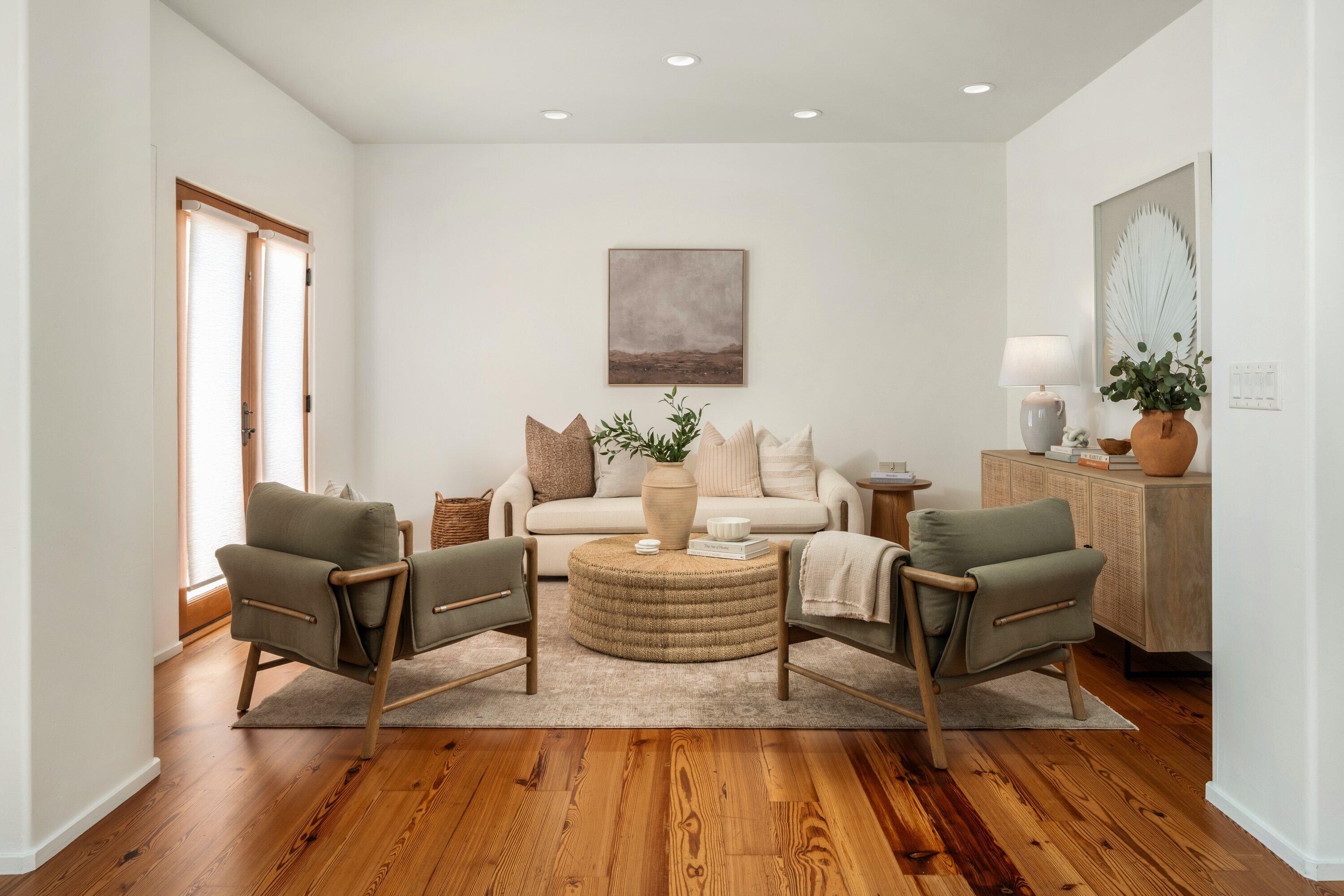1011 Rinconada Road, Unit B Santa Barbara, CA 93101 - Photo 6 of 26 Living Room