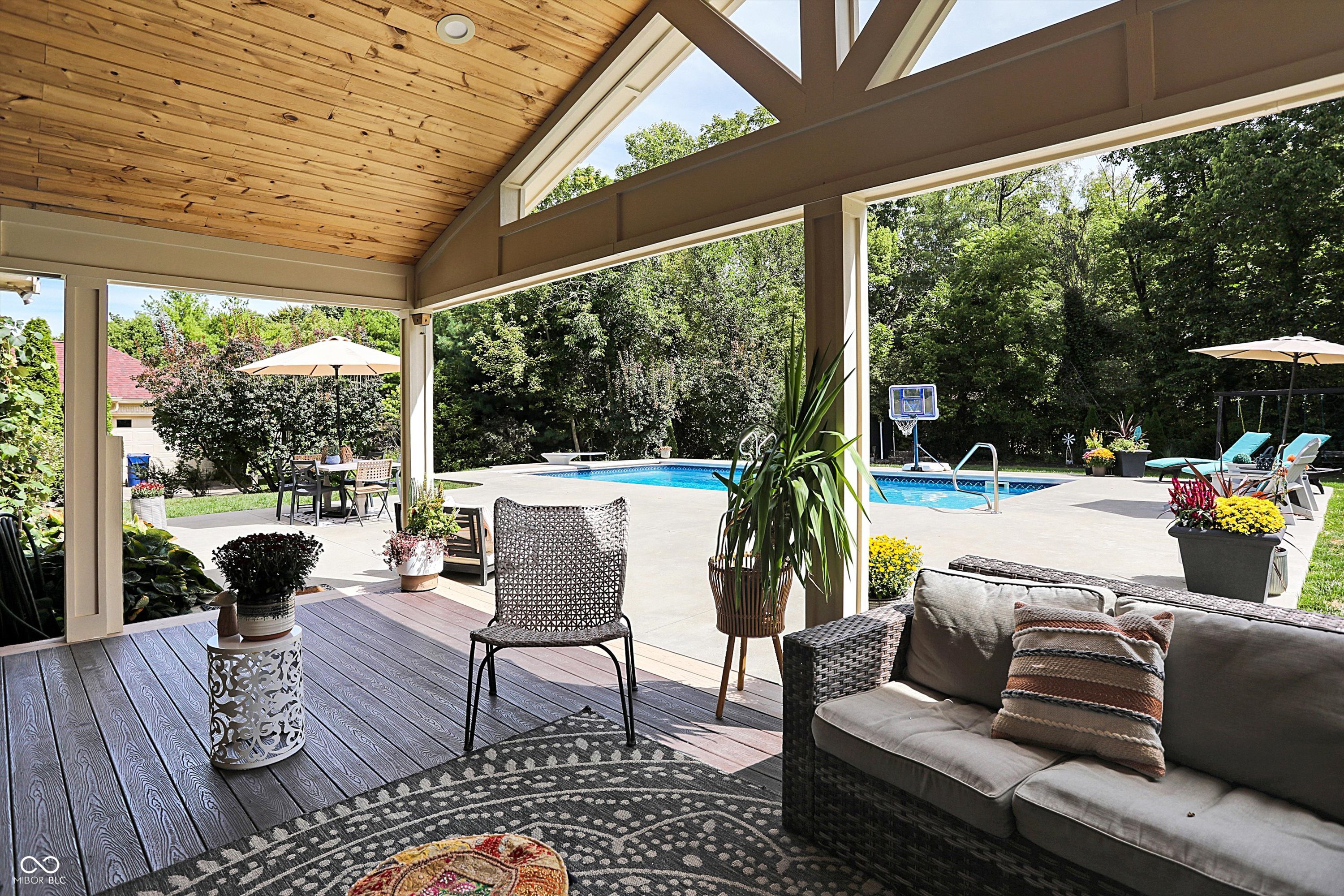 9986 Springstone Road Fishers, IN 46055 - Photo 2 of 100