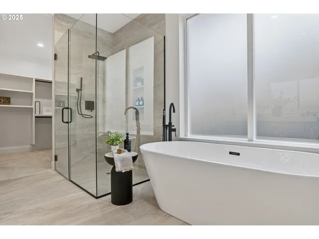 $949,000 | 12313 Northeast 66th Avenue, Vancouver, WA 98686