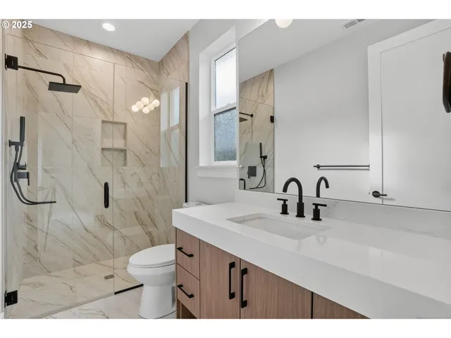 $949,000 | 12313 Northeast 66th Avenue, Vancouver, WA 98686