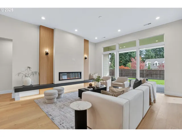 $949,000 | 12313 Northeast 66th Avenue, Vancouver, WA 98686