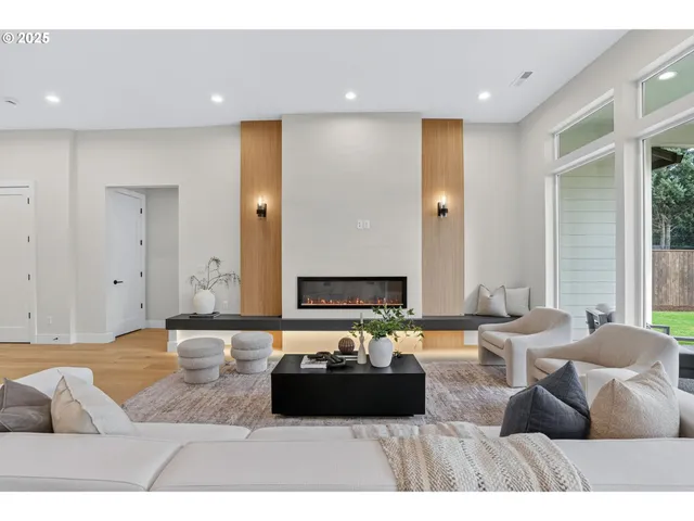 $949,000 | 12313 Northeast 66th Avenue, Vancouver, WA 98686