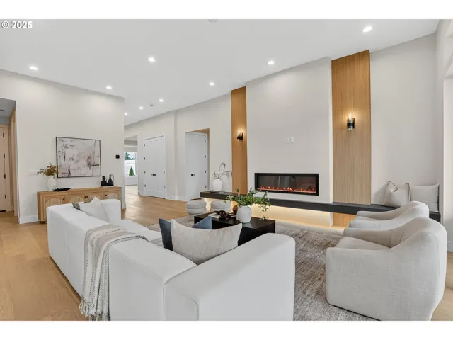 $949,000 | 12313 Northeast 66th Avenue, Vancouver, WA 98686