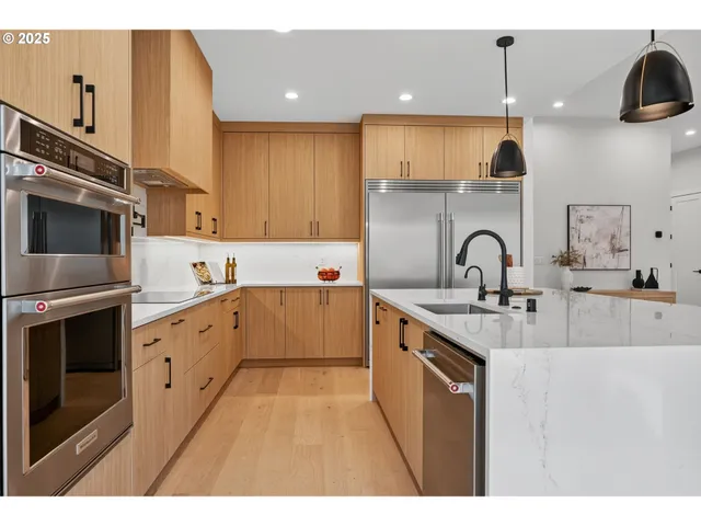 $949,000 | 12313 Northeast 66th Avenue, Vancouver, WA 98686