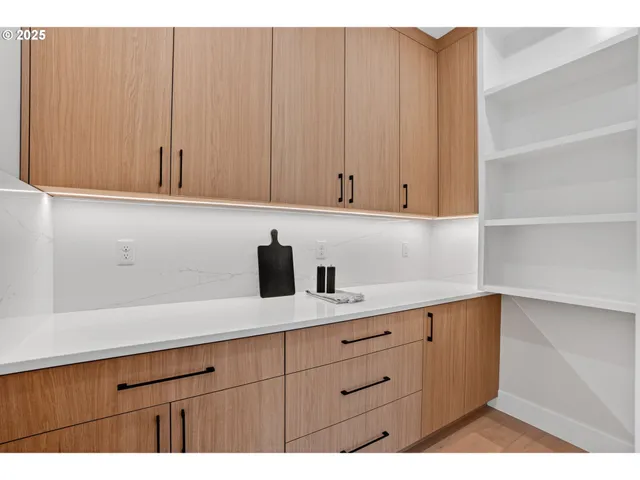 $949,000 | 12313 Northeast 66th Avenue, Vancouver, WA 98686