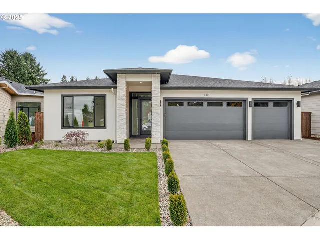 $949,000 | 12313 Northeast 66th Avenue, Vancouver, WA 98686