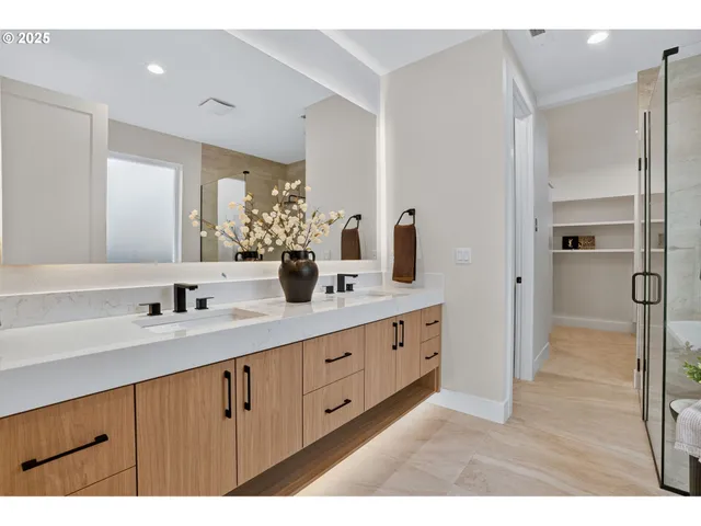 $949,000 | 12313 Northeast 66th Avenue, Vancouver, WA 98686