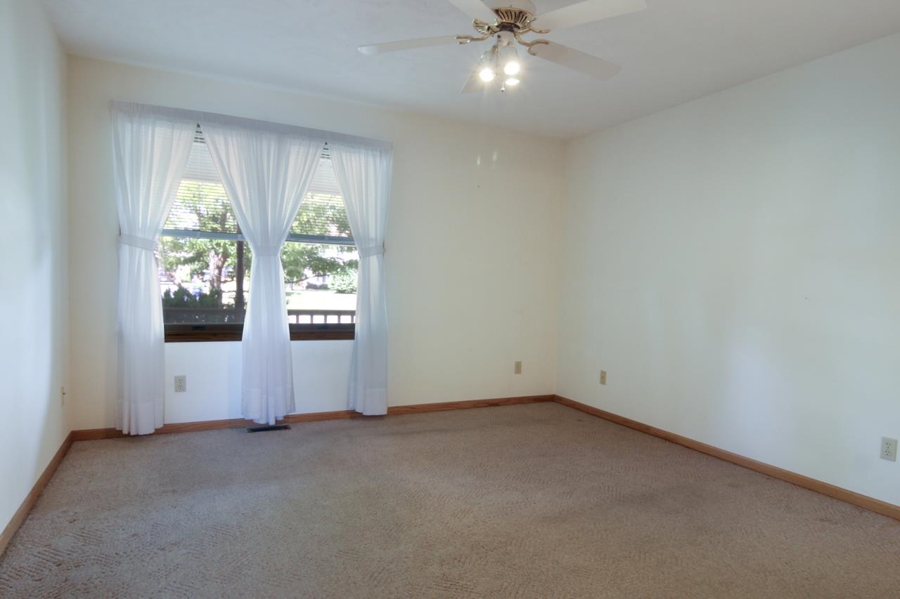 1174 Piccadilly Road Traverse City, MI 49685 - Photo 13 of 28 1903338-12.JPG