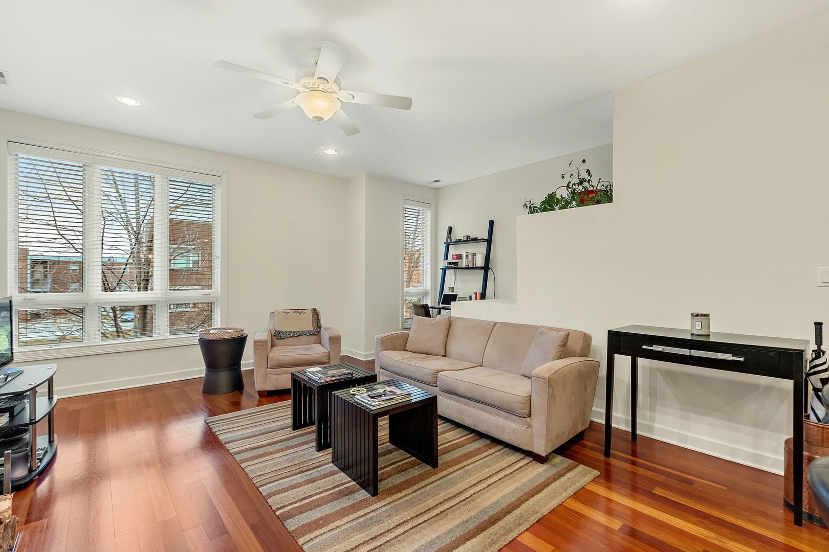 1306 West Grenshaw Street, Unit 2 Chicago, IL 60607 - Photo 4 of 17