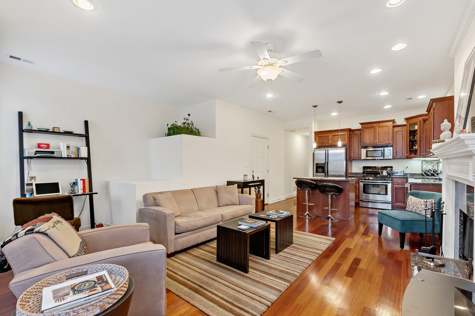 1306 West Grenshaw Street, Unit 2 Chicago, IL 60607 - Photo 5 of 17