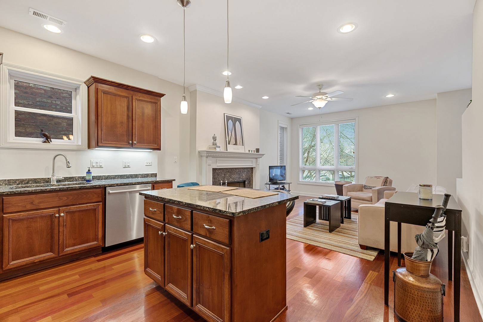 1306 West Grenshaw Street, Unit 2 Chicago, IL 60607 - Photo 6 of 17