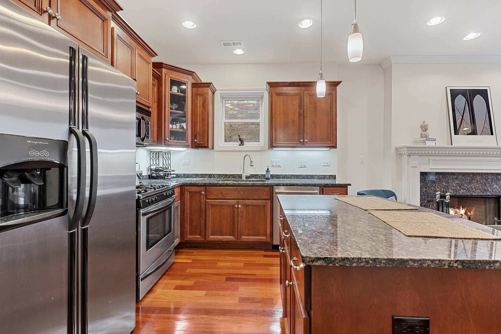 1306 West Grenshaw Street, Unit 2 Chicago, IL 60607 - Photo 7 of 17