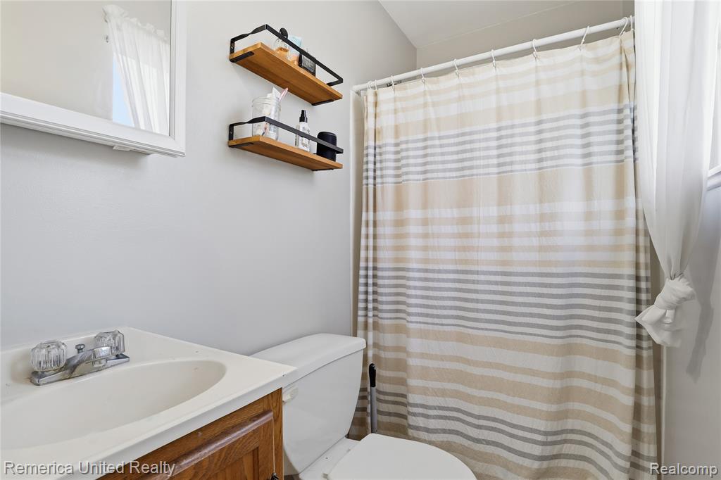 15489 Bird Road Linden, MI 48451 - Photo 16 of 42