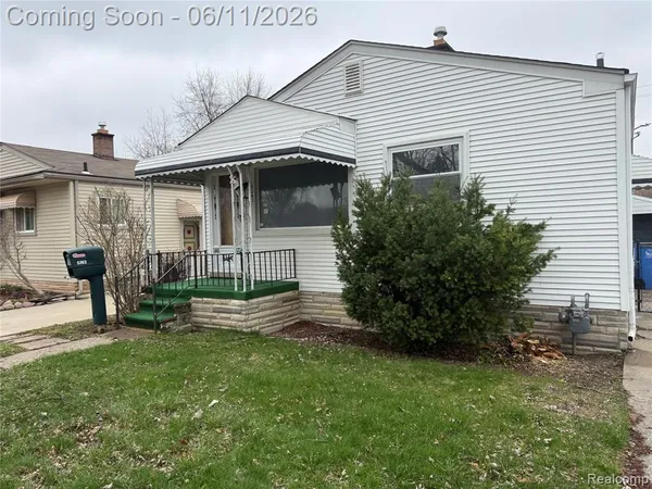 $1,800 | 5363 Culver Street, Dearborn Heights, MI 48125
