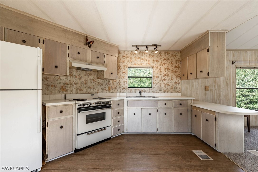 360 Wilson Road LaBelle, FL 33935 - Photo 12 of 34 Gallery Image 12