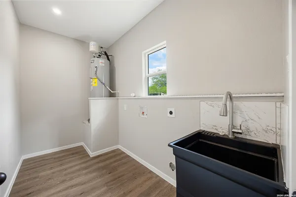 $380,000 | 316 Royal Oaks Drive, Somerset, TX 78069