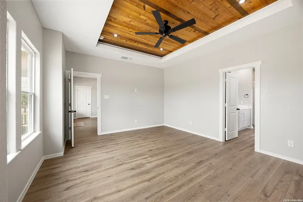 $380,000 | 316 Royal Oaks Drive, Somerset, TX 78069