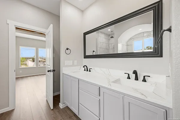 $380,000 | 316 Royal Oaks Drive, Somerset, TX 78069