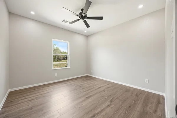 $380,000 | 316 Royal Oaks Drive, Somerset, TX 78069