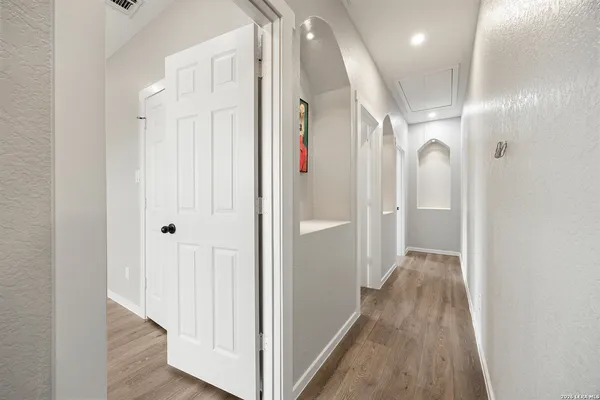 $380,000 | 316 Royal Oaks Drive, Somerset, TX 78069