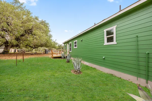 $380,000 | 316 Royal Oaks Drive, Somerset, TX 78069
