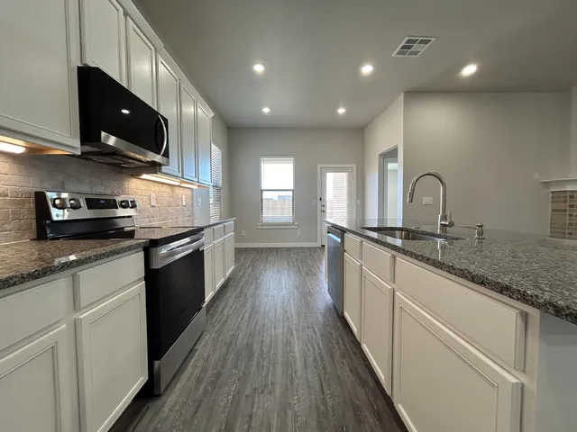 $1,800 | 7017 15th Street, Lubbock, TX 79416