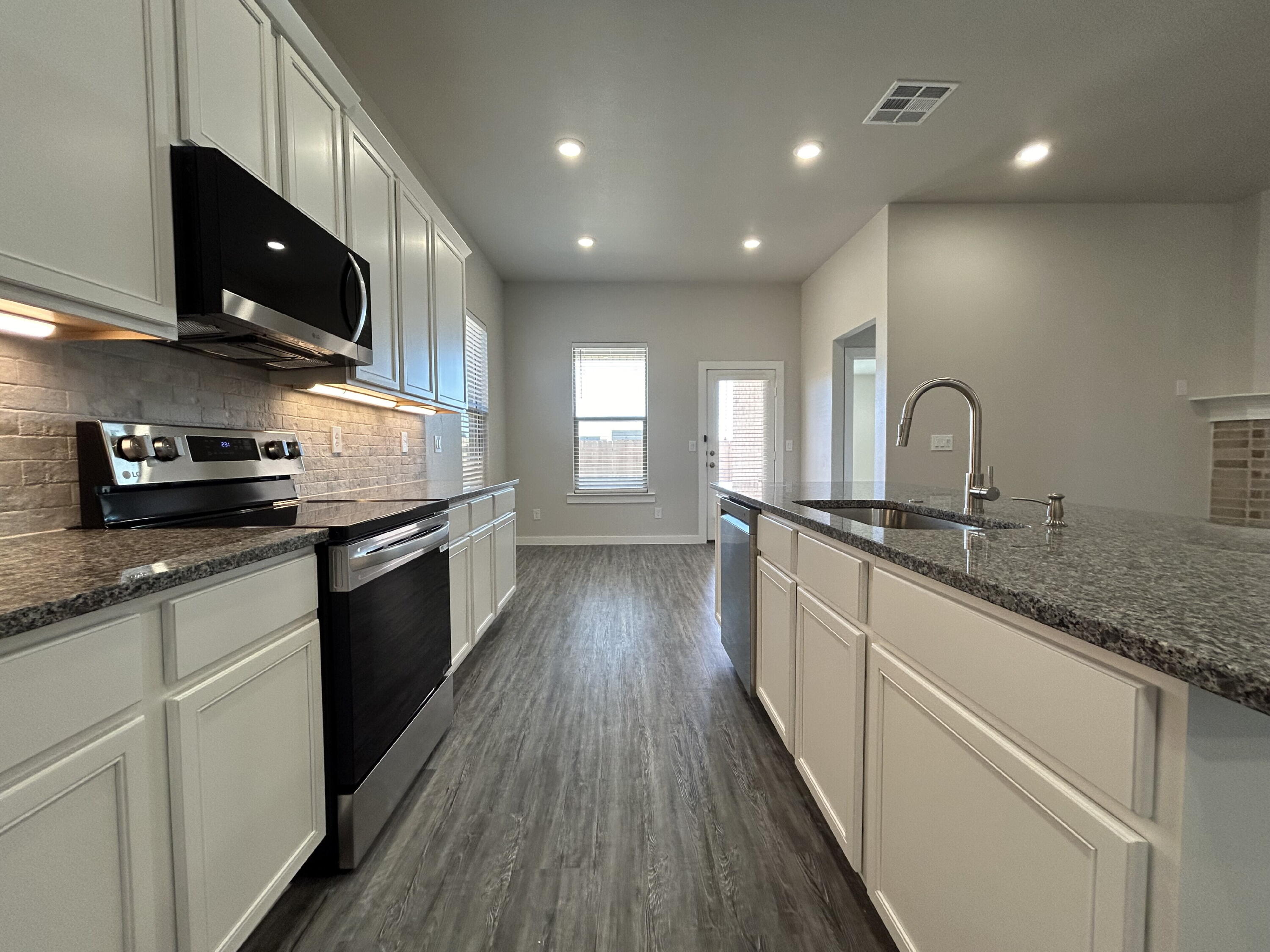 7017 15th Street Lubbock, TX 79416 - Photo 6 of 17 IMG_3187